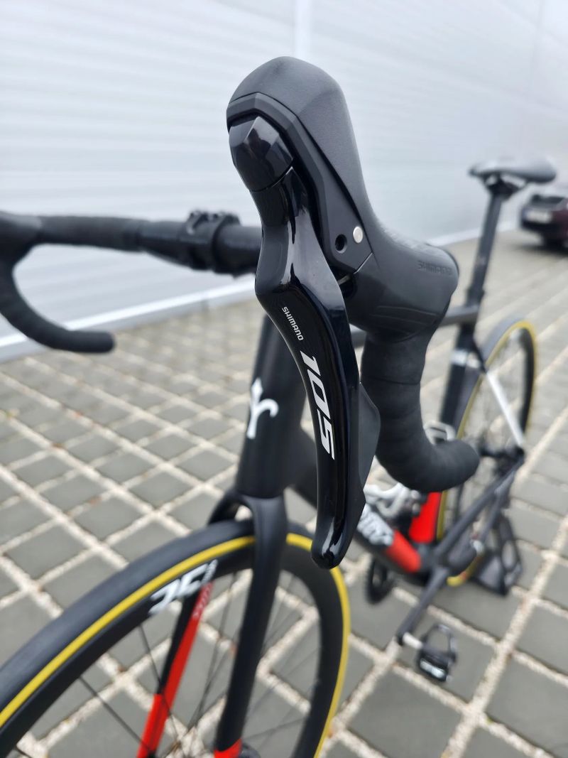 Silniční kolo Wilier Garda Carbon Disc 105 2025 – velikost XL