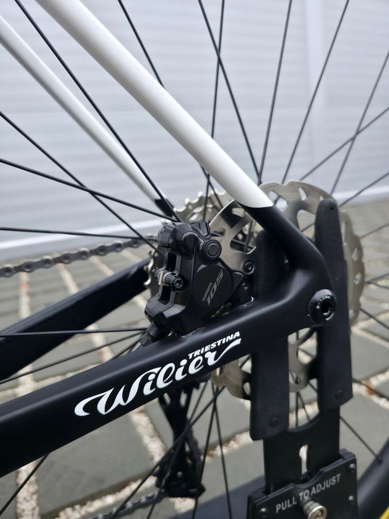 Silniční kolo Wilier Garda Carbon Disc 105 2025 – velikost XL