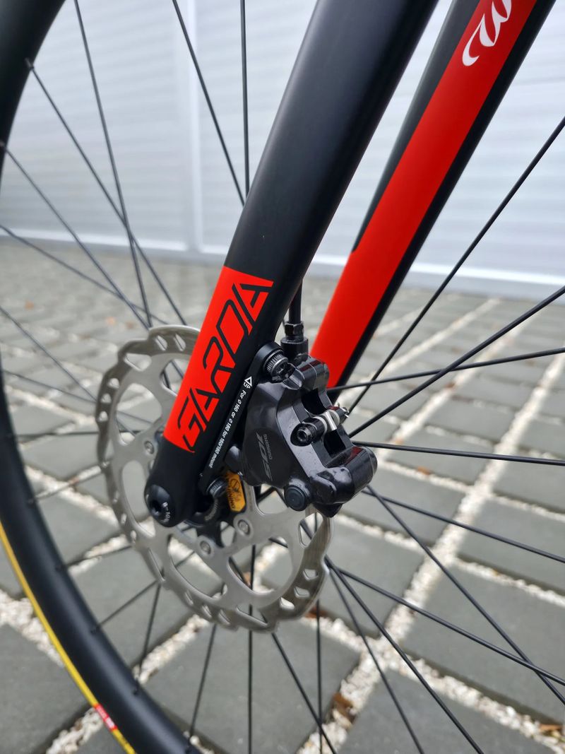 Silniční kolo Wilier Garda Carbon Disc 105 2025 – velikost XL