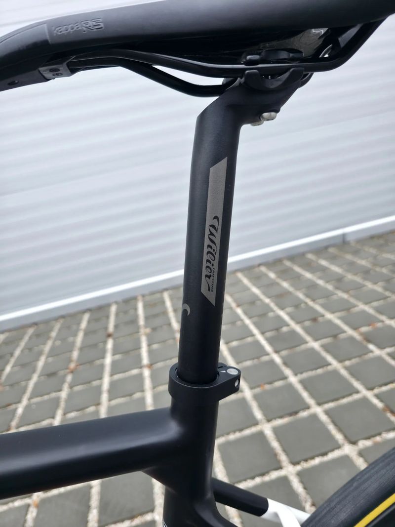 Silniční kolo Wilier Garda Carbon Disc 105 2025 – velikost XL