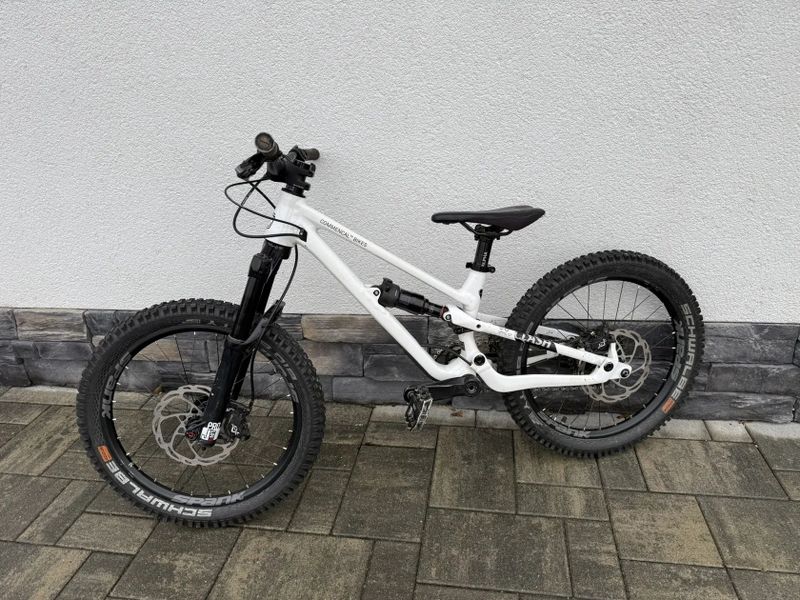 Commencal Clash 20 Pure White