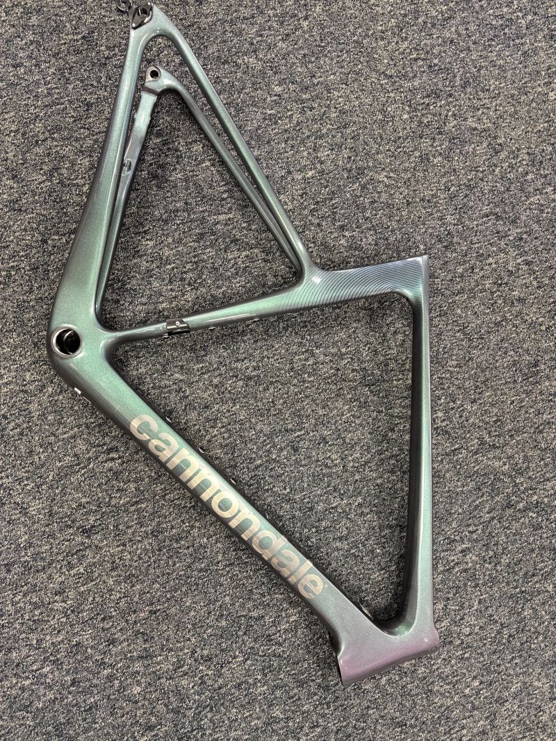 Cannondale SuperSIX EVO carbon + sedlovka + příslušenství 