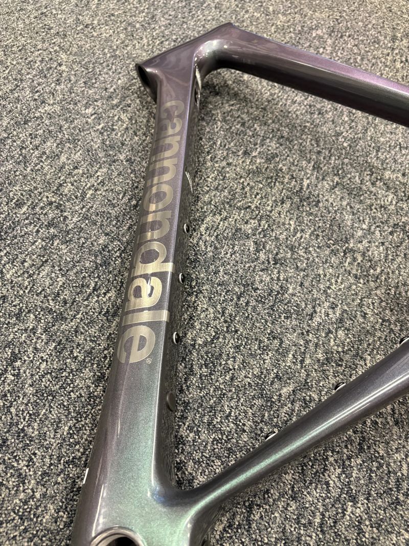 Cannondale SuperSIX EVO carbon + sedlovka + příslušenství 