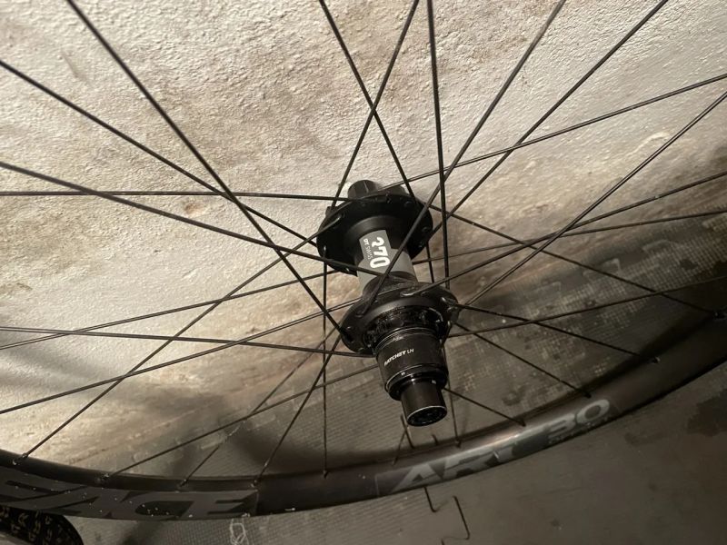 Race face arc 30 29/27.5 dt swiss 370 sram xd