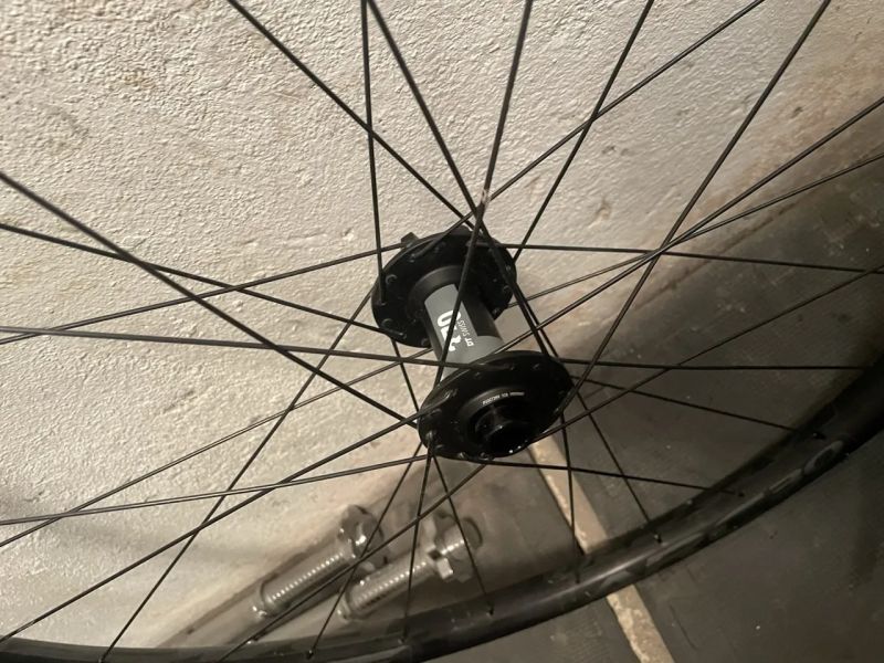 Race face arc 30 29/27.5 dt swiss 370 sram xd