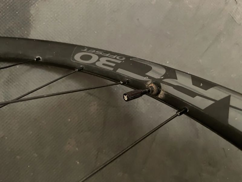 Race face arc 30 29/27.5 dt swiss 370 sram xd