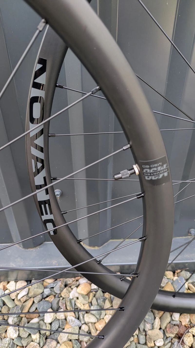 NOVÁ karbonová kola Novatec M30 29" 