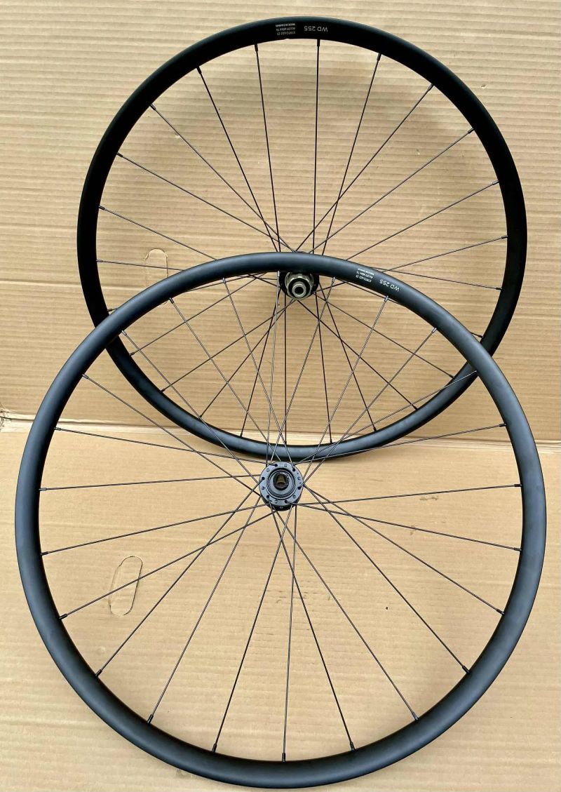 Gravel kola JAVAX WD255 29 Tubeless Disc + NOVATEC 791+792 CL - 1625 g