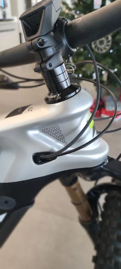 Prodám NOVÉ celoodpružené karbonové elektrokolo MTB zn. MMR X-Bolt 120 00 Black N, vel. M