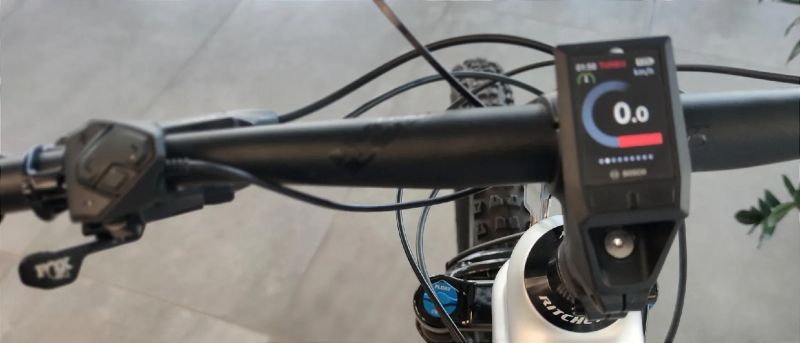 Prodám NOVÉ celoodpružené karbonové elektrokolo MTB zn. MMR X-Bolt 120 00 Black N, vel. M