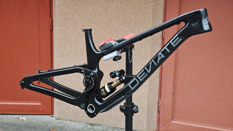 Rám Deviate Highlander 150mm