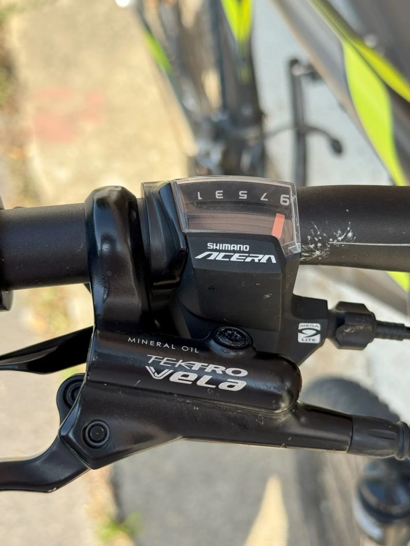 Author Grand 2018 18" černá