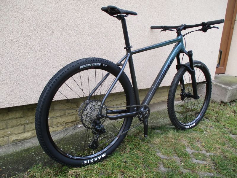 Nové lehké 29" kolo Maxbike M909 21", Shimano SLX 1x12, vzduch. vidlice Manitou Machete, pevné osy