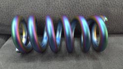 Titanová pružina na Fox DHX2 210x55 620lb