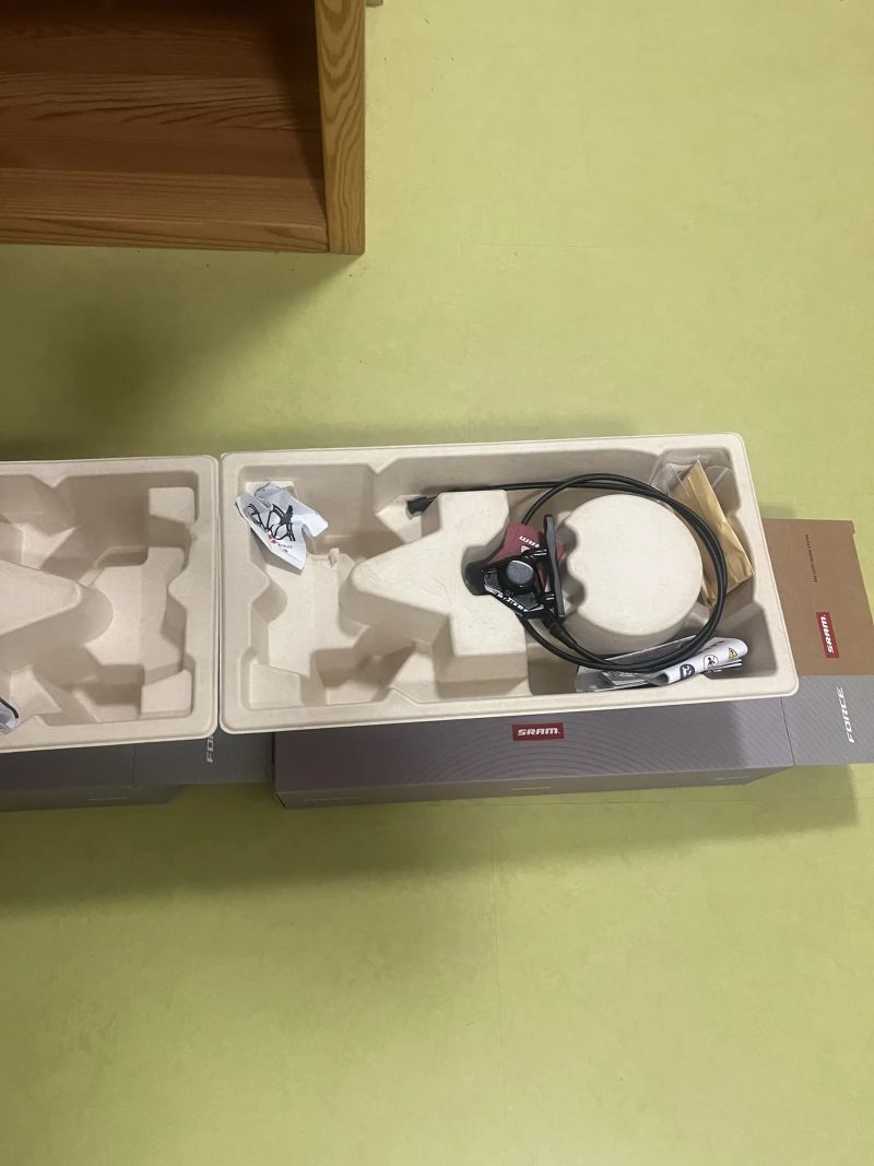 Sram Force E1 brzdové třmeny vč. nezkracovaných hadic