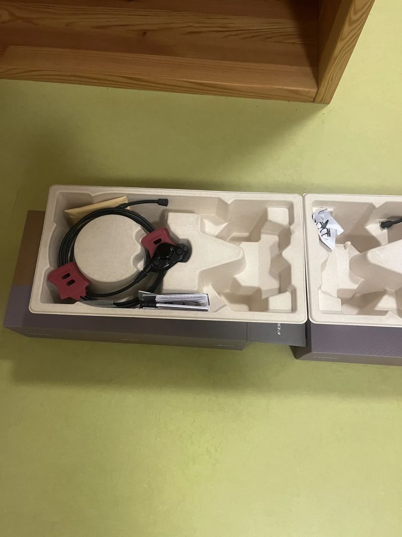 Sram Force E1 brzdové třmeny vč. nezkracovaných hadic