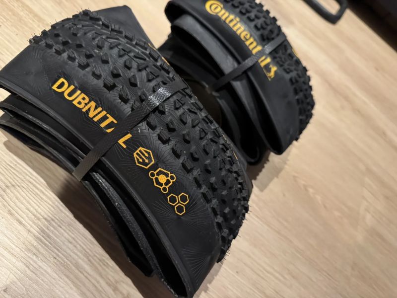 2 ks TOP plášťů CONTINENTAL Dubnital 29 x 2,40 + 2,2 Rapid Compound Race Casing - 3/330 TPI