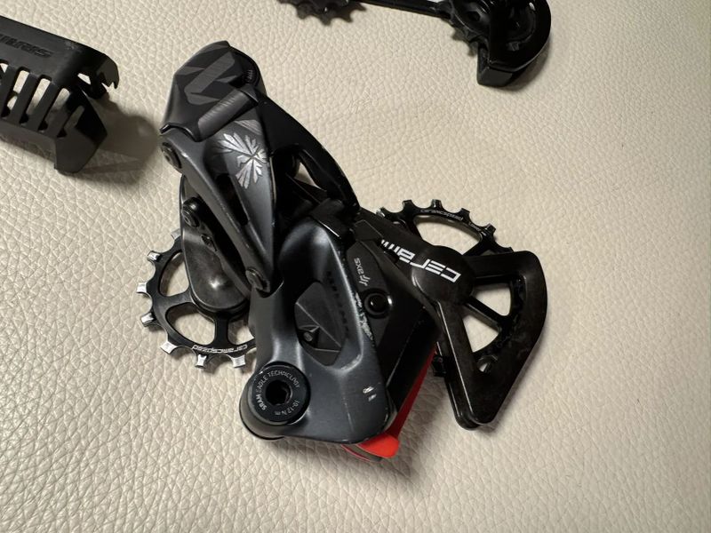SRAM přehazovačka XX1 EAGLE AXS 12s vč. ramínka CERAMICSPEED