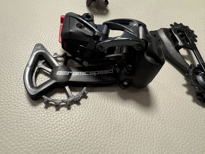 SRAM přehazovačka XX1 EAGLE AXS 12s vč. ramínka CERAMICSPEED