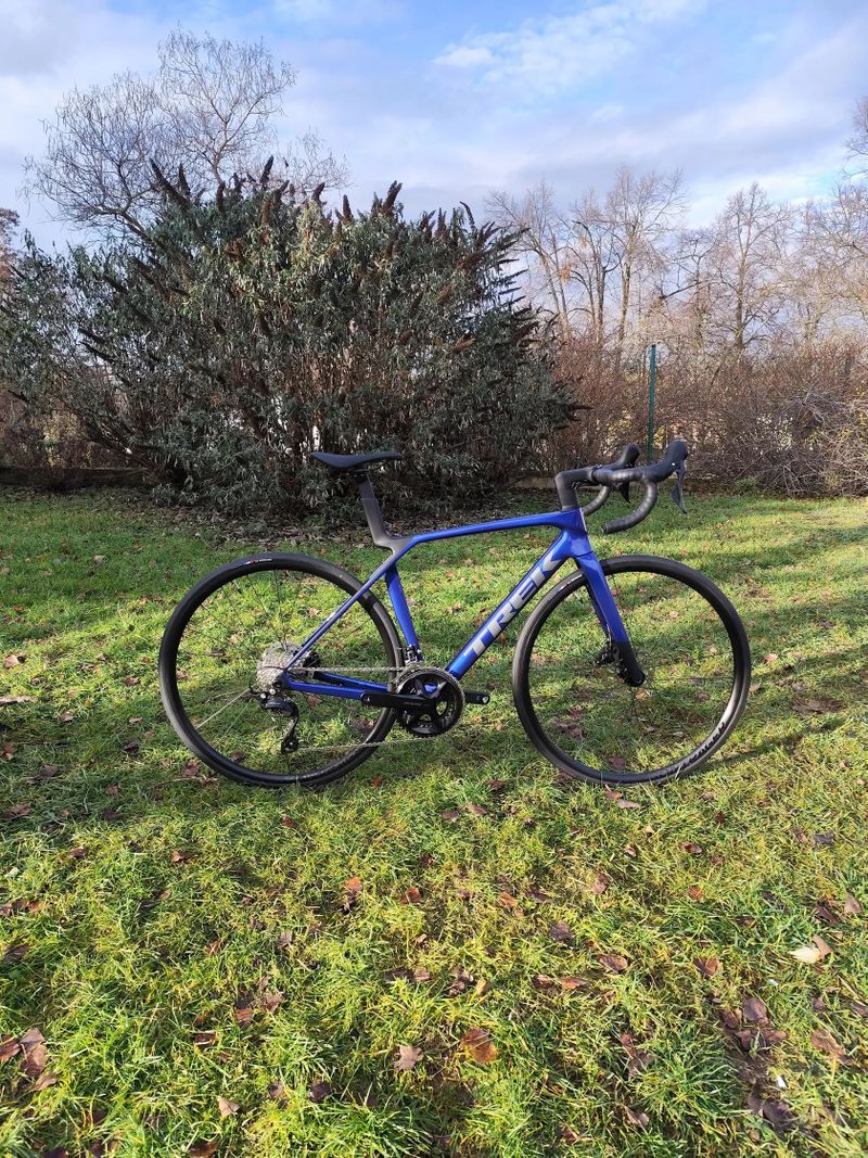 Nový Trek Madone SL 5 Gen 8 Hex Blue 2025 vel M, 54 cm
