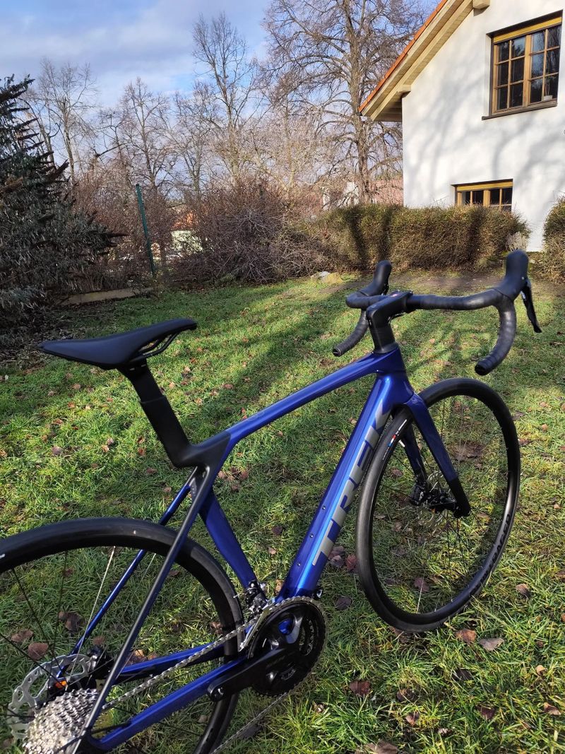 Nový Trek Madone SL 5 Gen 8 Hex Blue 2025 vel M, 54 cm