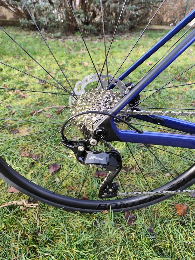 Nový Trek Madone SL 5 Gen 8 Hex Blue 2025 vel M, 54 cm