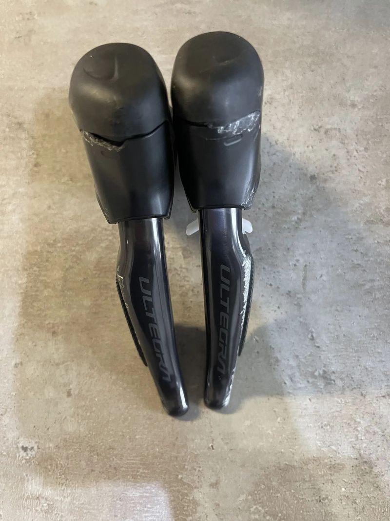 řazení SHIMANO Ultegra ST-R8170 12-k.Di2 pár