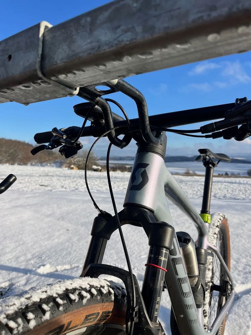 Cycleparking univerzální stojan na kola a koloběžky 