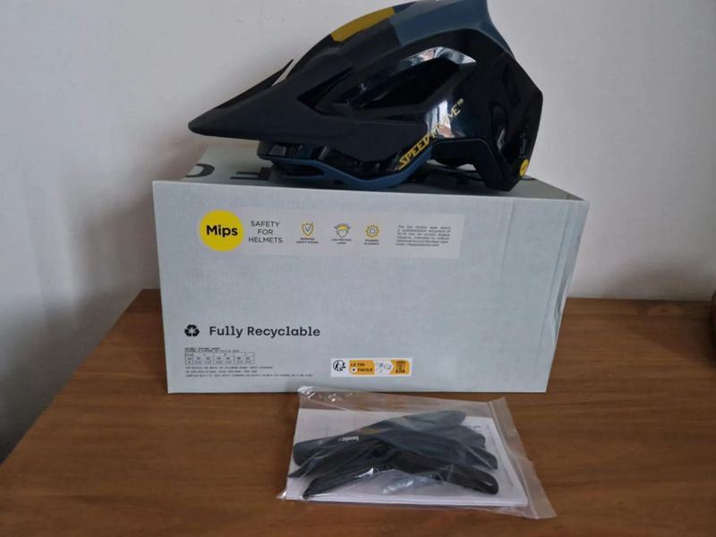 Cyklistická přilba Fox Racing Speedframe Pro - vel. M