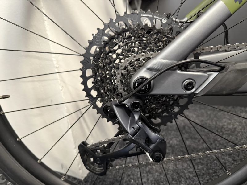 CUBE Stereo Hybrid 140HPC TM 750 vel.M 2023 1375KM KARBON