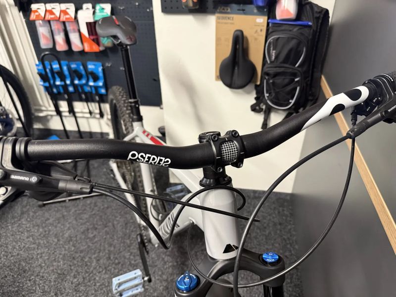 Canyon Grand Canyon 8 2023 velikost L FOX XT