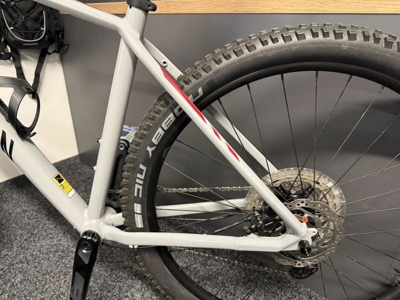 Canyon Grand Canyon 8 2023 velikost L FOX XT