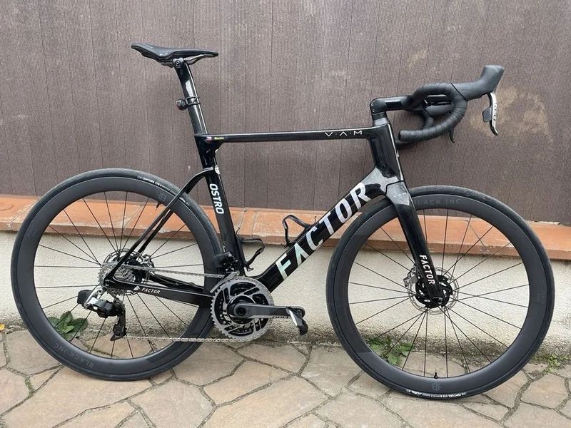 Prodám karbonová kola Black Inc. 