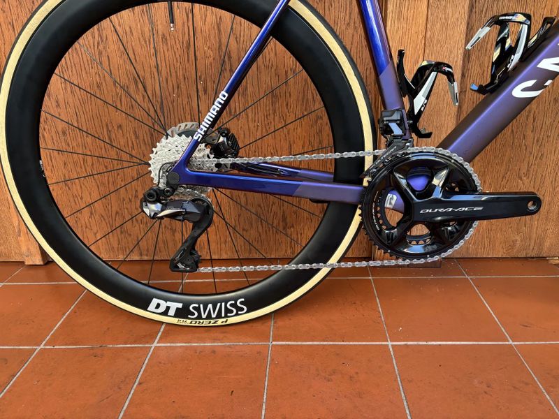 Canyon Ultimate CFR Di2 Aero - velikost L (540 mm) - ULTEGRA di2 2x12, DURA-ACE kliky, DT SWISS ACR