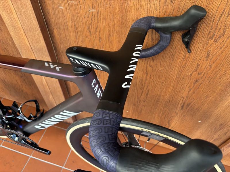 Canyon Ultimate CFR Di2 Aero - velikost L (540 mm) - ULTEGRA di2 2x12, DURA-ACE kliky, DT SWISS ACR