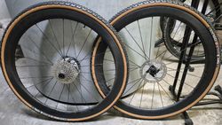 Zapletená karbonová kola