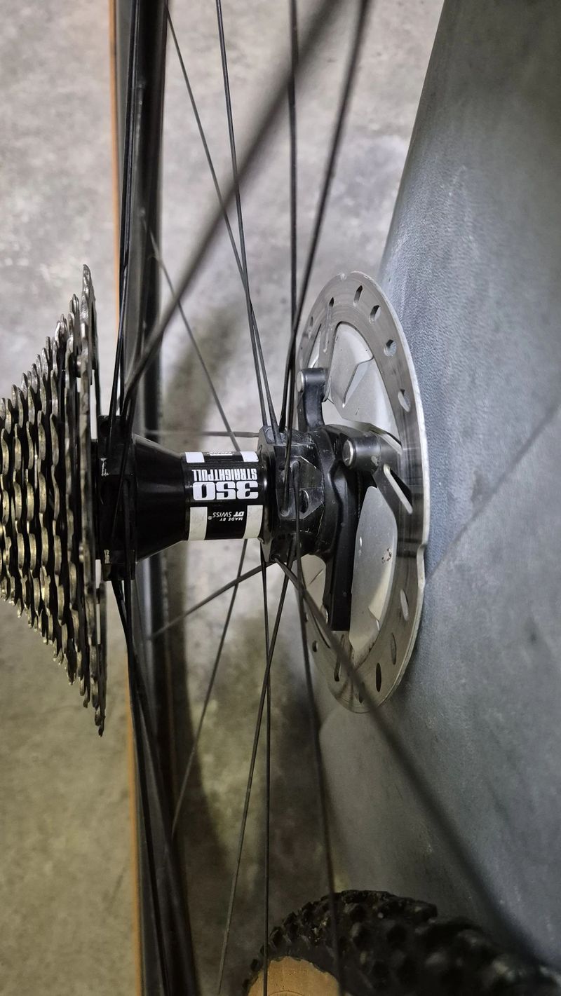 Zapletená karbonová kola