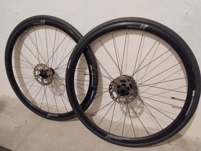 Prodám kompletní kola Vision Team 30