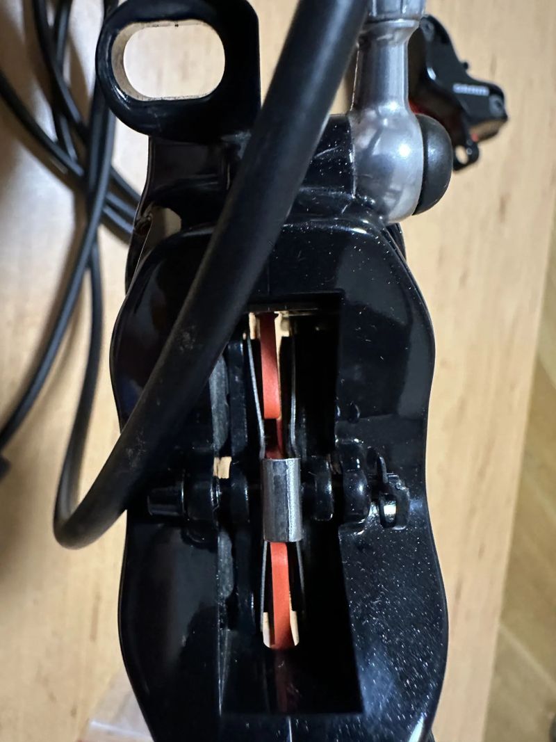 Brzdy SRAM GUIDE T, čtyřpístkové, zánovní