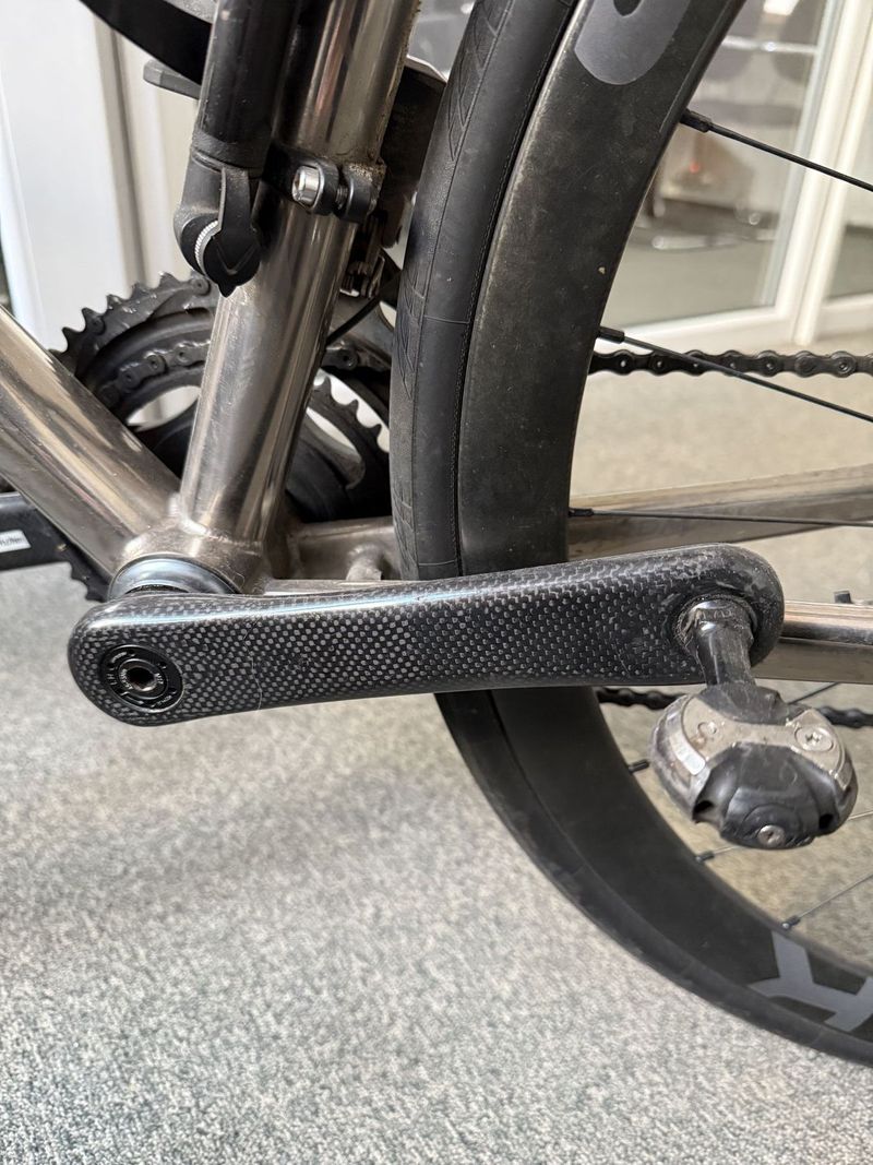 SRM power meter na klikách FSA K-Force carbon light
