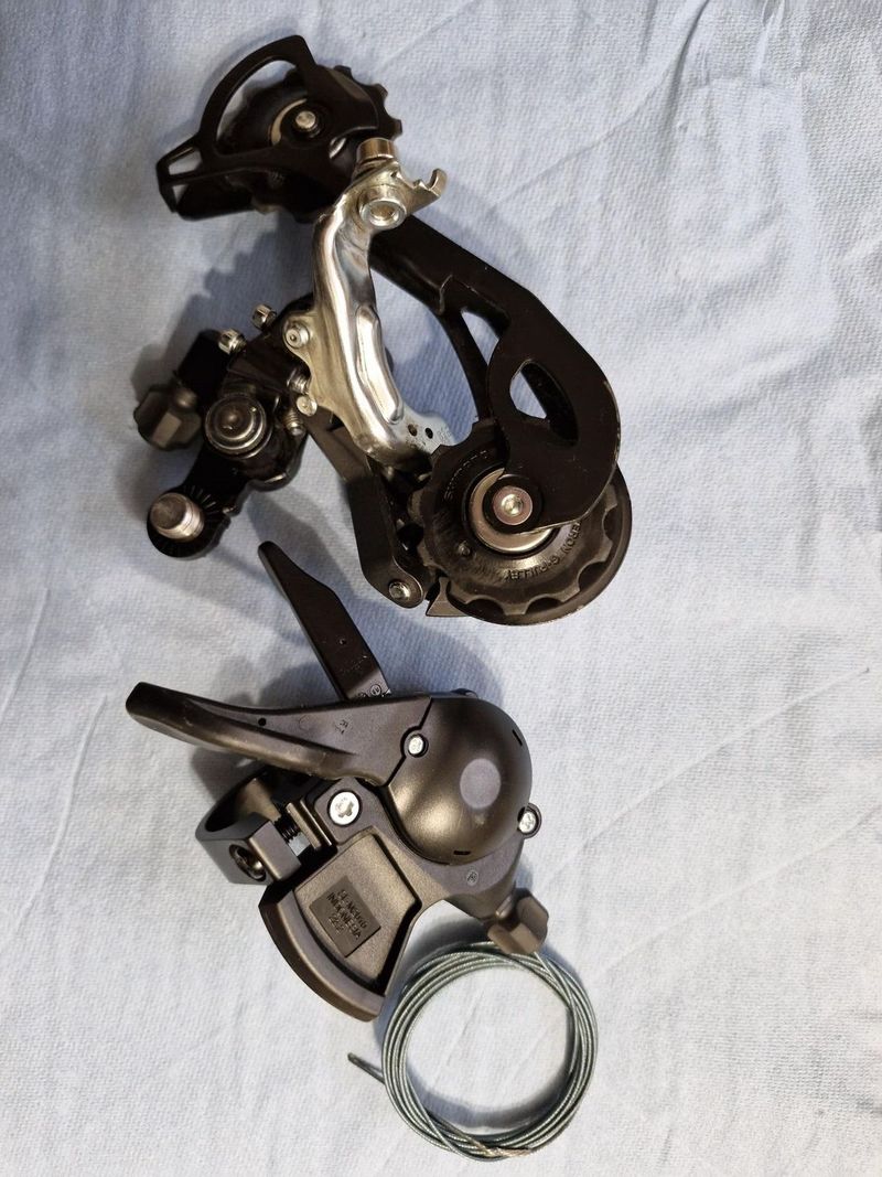 přehazovačka a řazení Shimano Altus