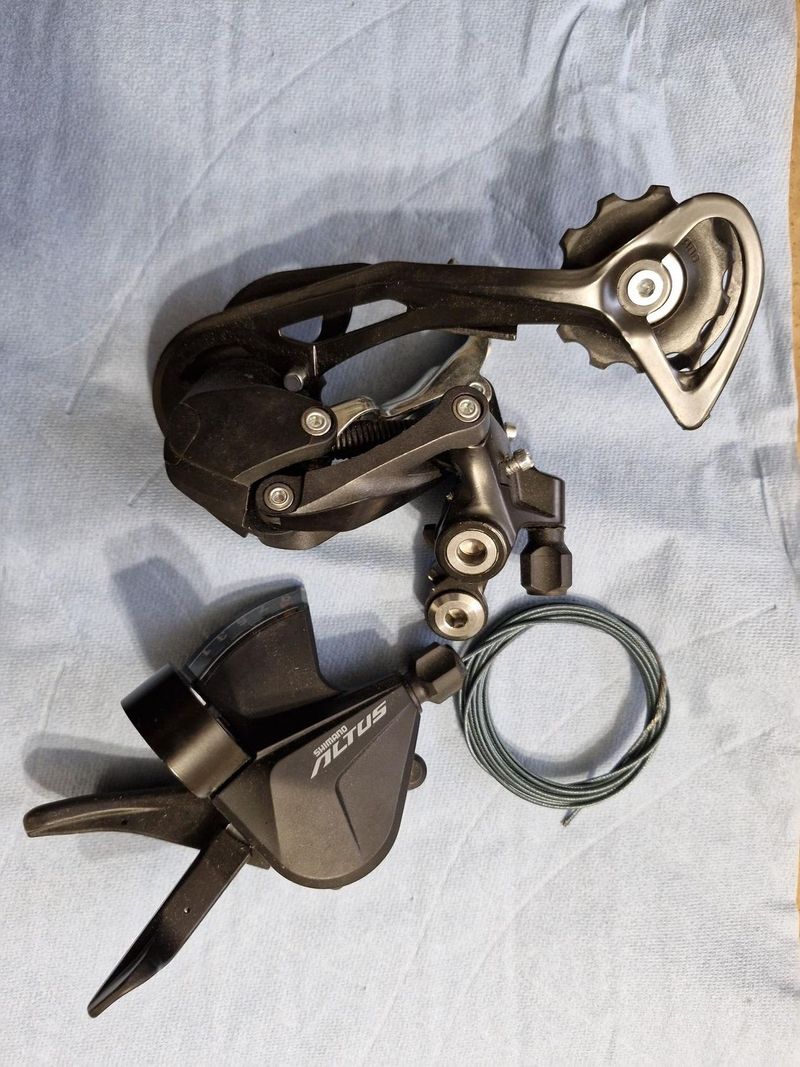 přehazovačka a řazení Shimano Altus