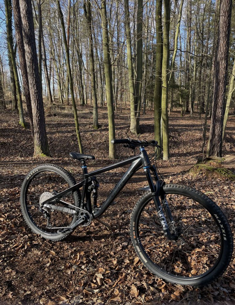 Ghost Riot Trail Essential