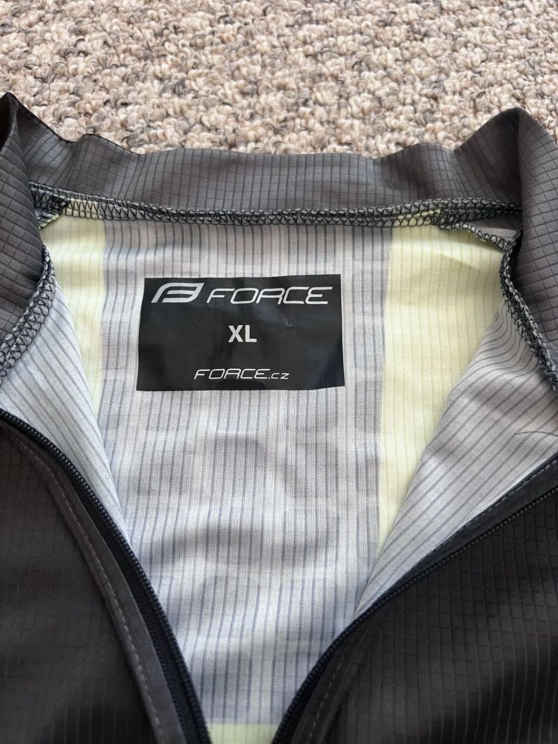 Dva dresy pro chlapy!