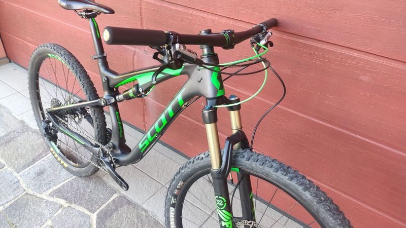 Celoodpružené karbonové kolo Scott Spark 720 27,5“ velikost M