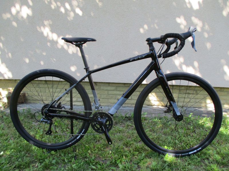 Nové gravel kolo Felt Broam 60 vel. 54, celkarbon. vidlice, pevné osy, TLR ráfky, Shimano Claris 2x8