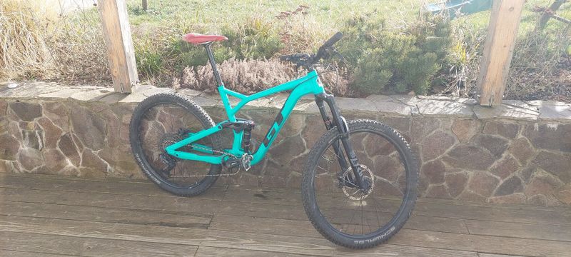 GT Force 27,5" Comp celoodpružené horské kolo