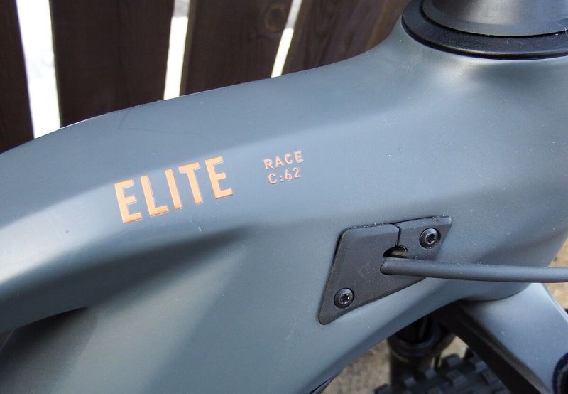 Prodám CUBE Elite Hybrid C:62 Race 625 - karbonový rám