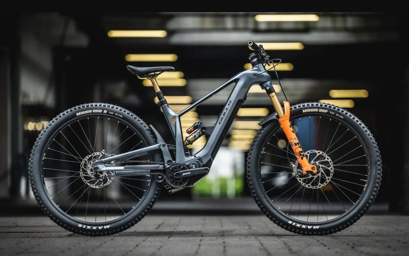 !NOVINKA 2025 SKLADEM! Bulls Vuca EVO AM2 - vel. "L", 1058Wh, řemenový motor PINION