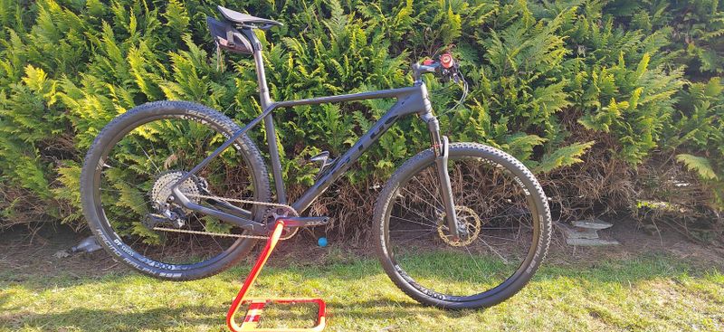 Karbonový Kellys Hacker 50 - L, DT Swiss X1900